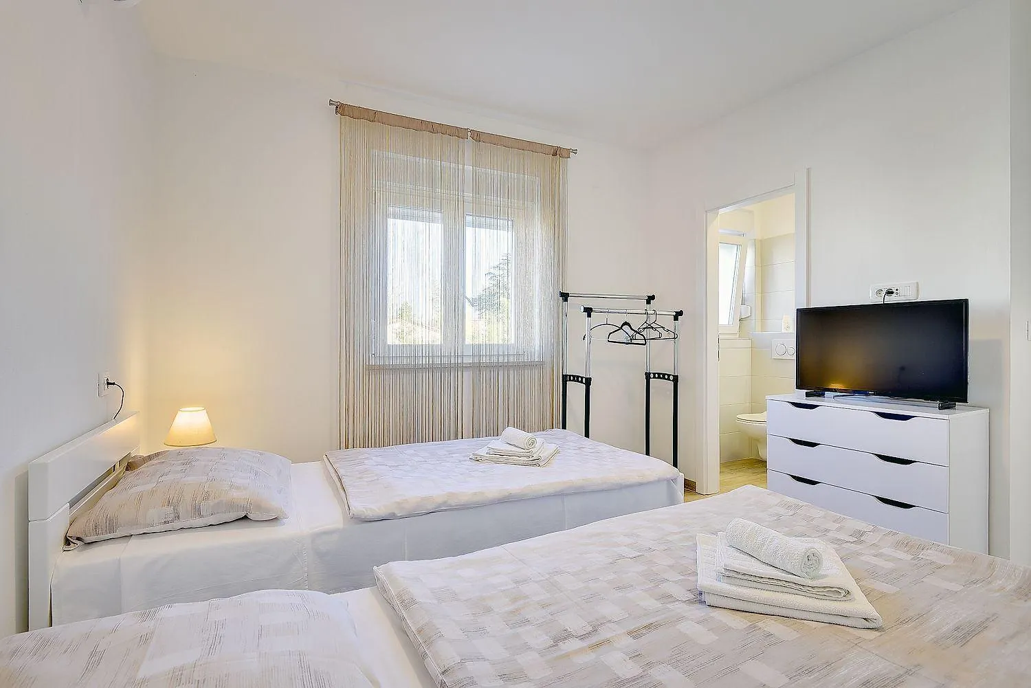Holiday home Villa Mit Privatem Pool, Spielplatz, Wlan, Klima, Bbq Pula