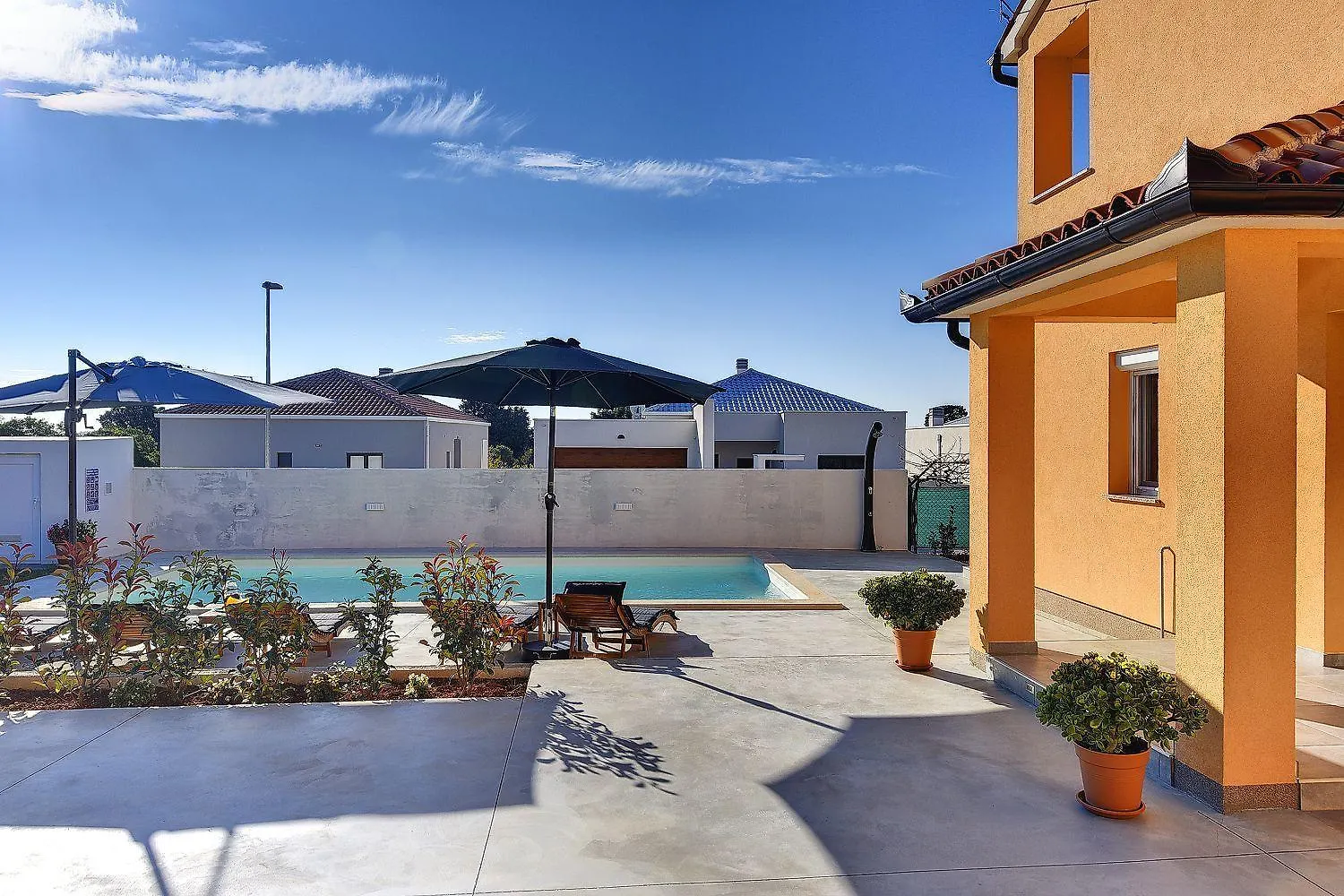 Villa Mit Privatem Pool, Spielplatz, Wlan, Klima, Bbq Pula Holiday home