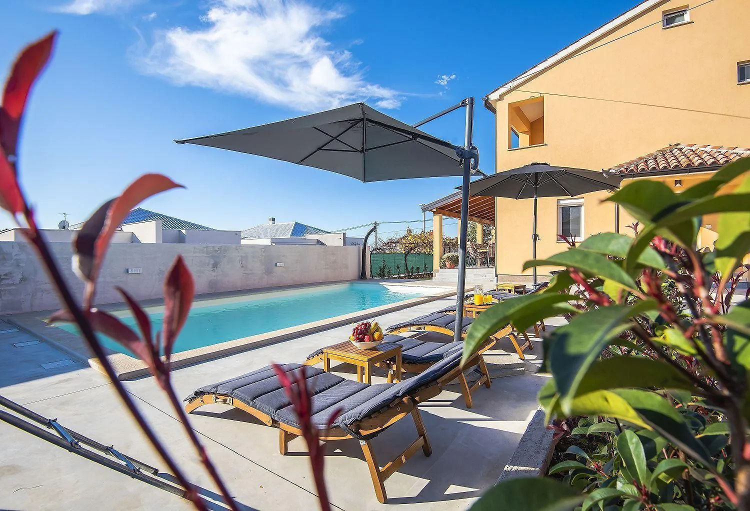 Villa Mit Privatem Pool, Spielplatz, Wlan, Klima, Bbq Pula